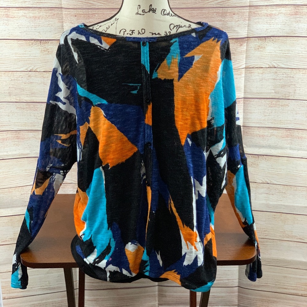 Chelsea & Theodore Abstract Layered Top - Picture 2 of 4
